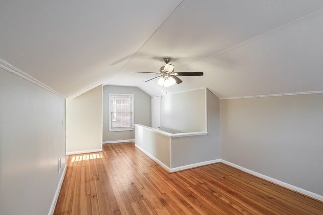 Building Photo - 1792 Roslyn Rd