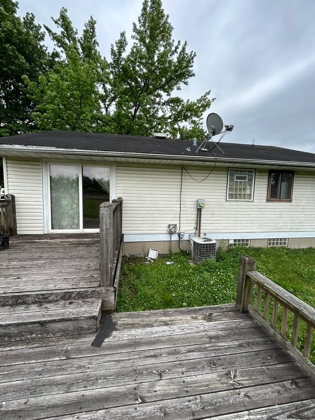 Building Photo - 303 Wilson Park Ln