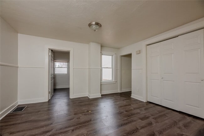 Building Photo - 144 Adams St