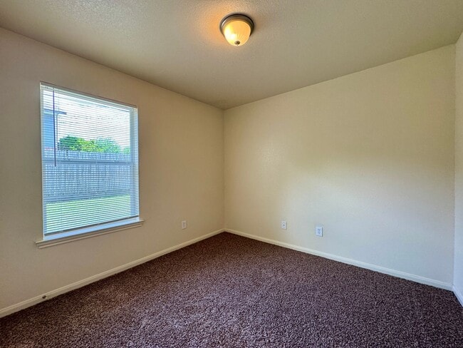 Building Photo - Duplex
