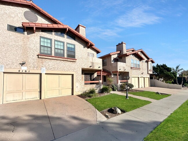 Building Photo - Stunning 2BD/1BA W/ In-Unit laundry, AC, and Reserved Parking in North Park!