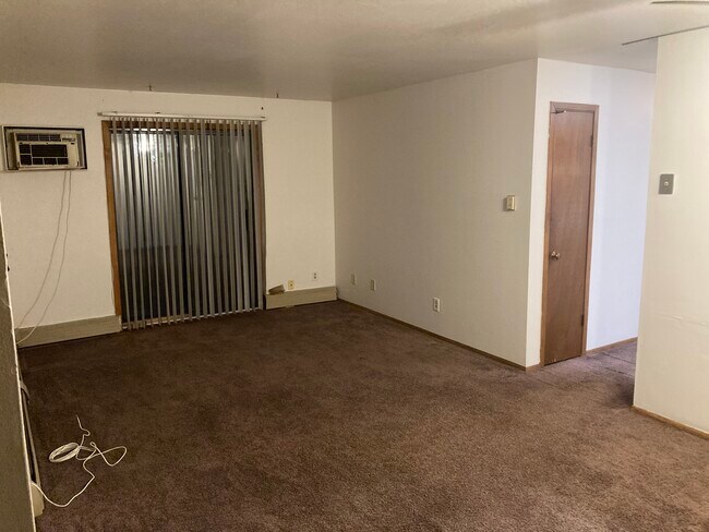 Building Photo - 10628 W Bobolink Ave