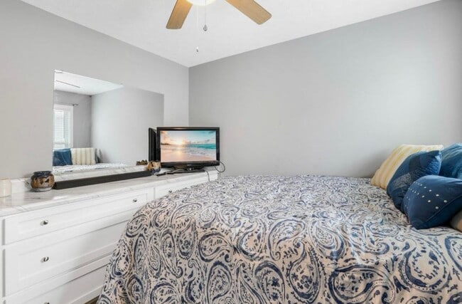 Building Photo - 397 W McGlothlin St