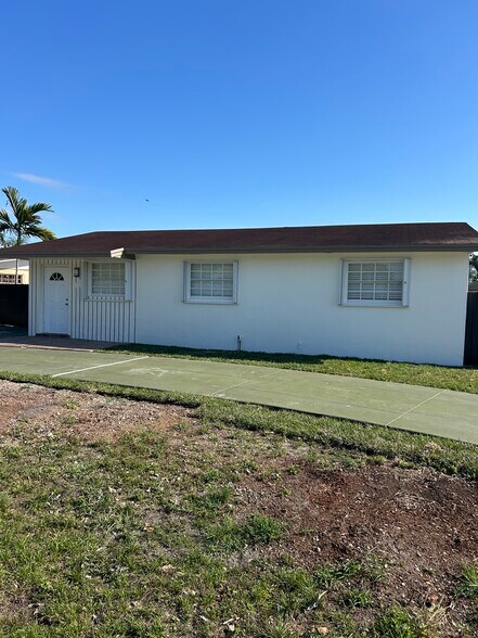 Building Photo - 11780 SW 182nd Ter