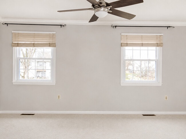 Building Photo - 118 Henning Dr