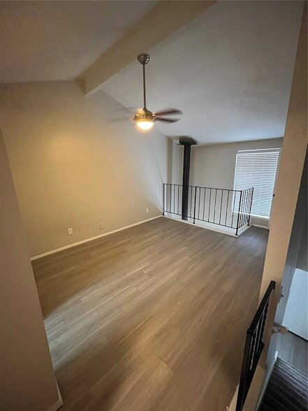 Building Photo - 401 NW 24th St