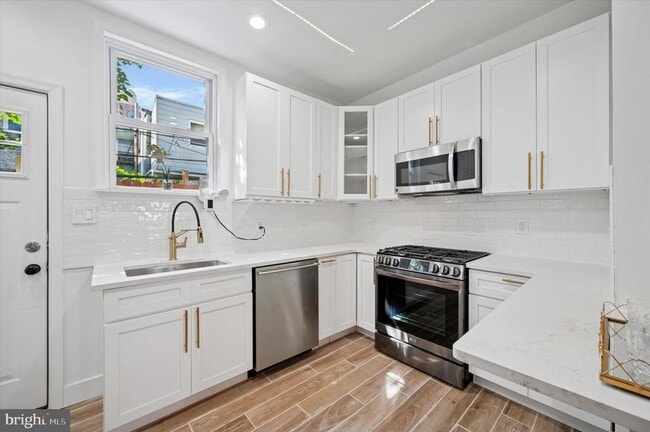 Building Photo - 2124 Pierce St