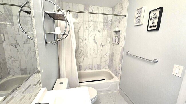 Building Photo - 6878 NW 33rd St