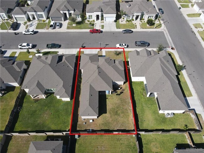 Building Photo - 20 Yarrow St