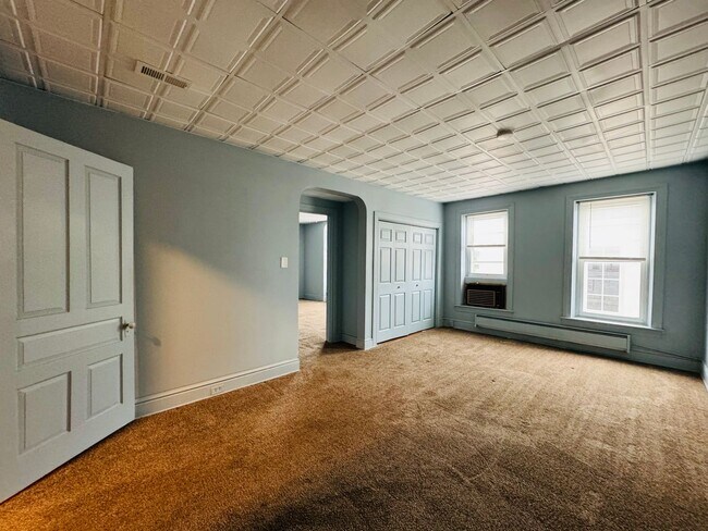 Building Photo - 1369 W Market St