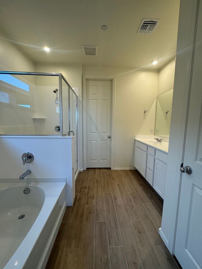 Building Photo - BRAND NEW HOME IN VISTANCIA
