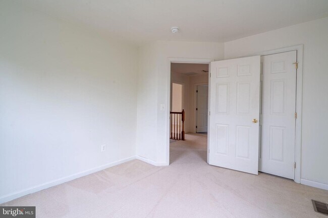 Building Photo - 10955 Southcoate Village Dr