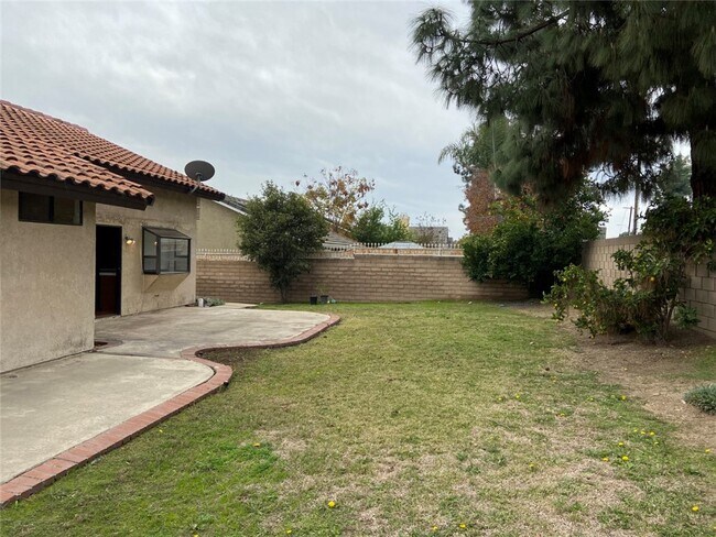 Building Photo - 20429 Amhurst Dr