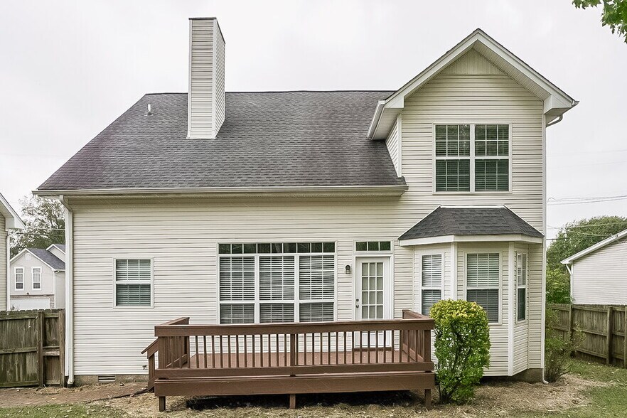 Building Photo - 6112 Hampton Hall Way