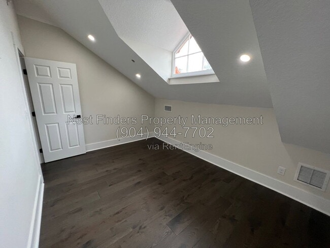 Building Photo - 1541 Riverside Ave