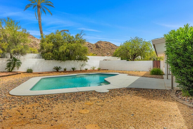 Building Photo - 6724 N 58th Pl