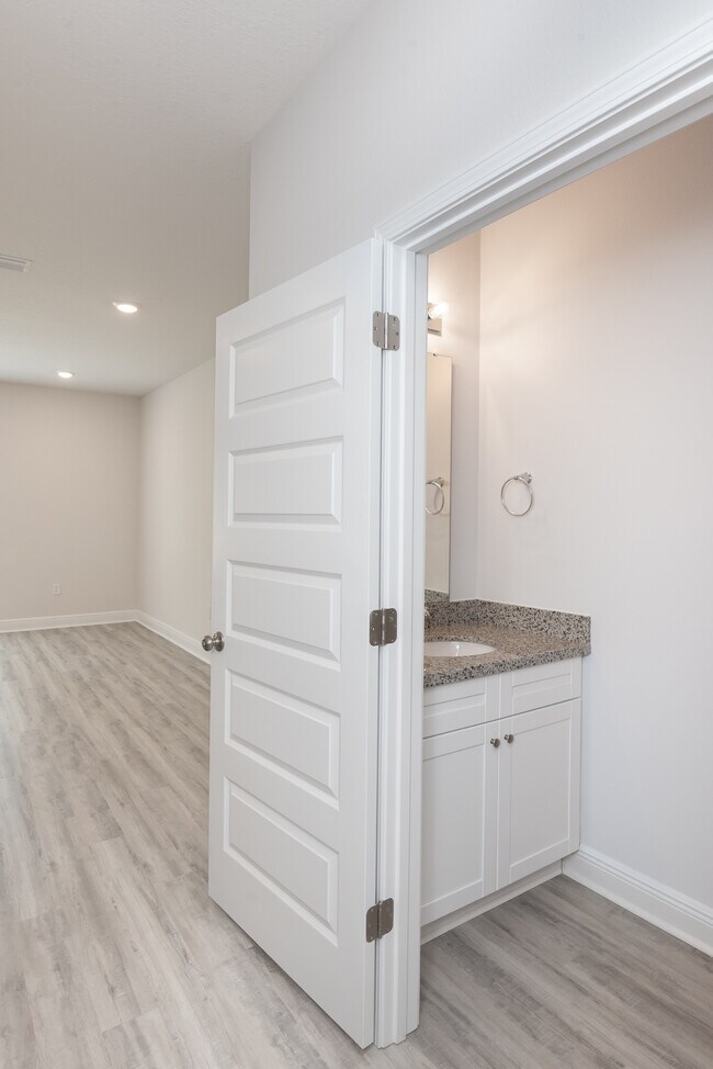 Building Photo - 8706 Meadow Flower Ln