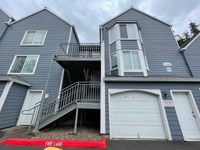 Building Photo - 2Bd/2Ba in Bethany Condo with Garage ~ Washer/ Dryer in Unit ~ Top Floor ~ Community Pool!!!