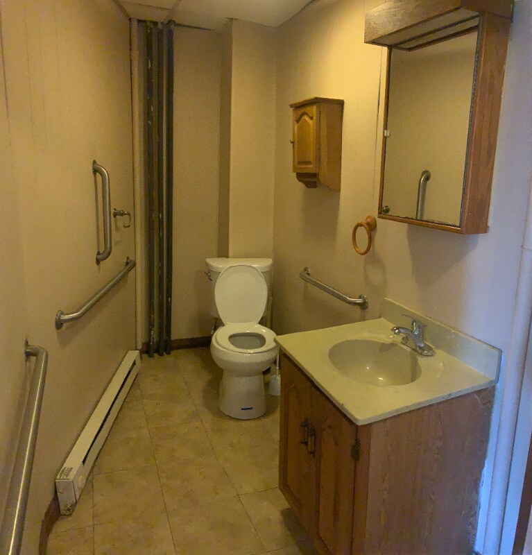 Building Photo - 3 E Main St