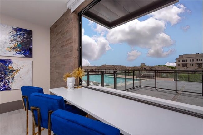 Building Photo - 3329 Oak Grove Ave