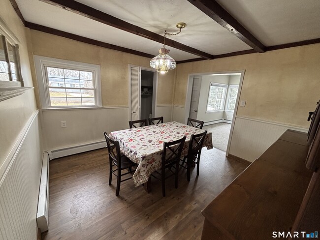 Building Photo - 324 Savage Hill Rd