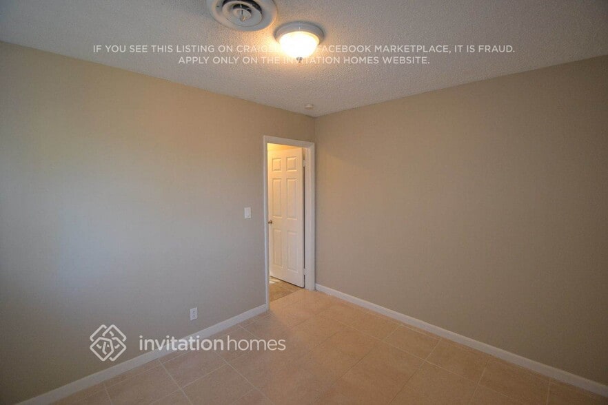 Building Photo - 1501 N 46th Ave