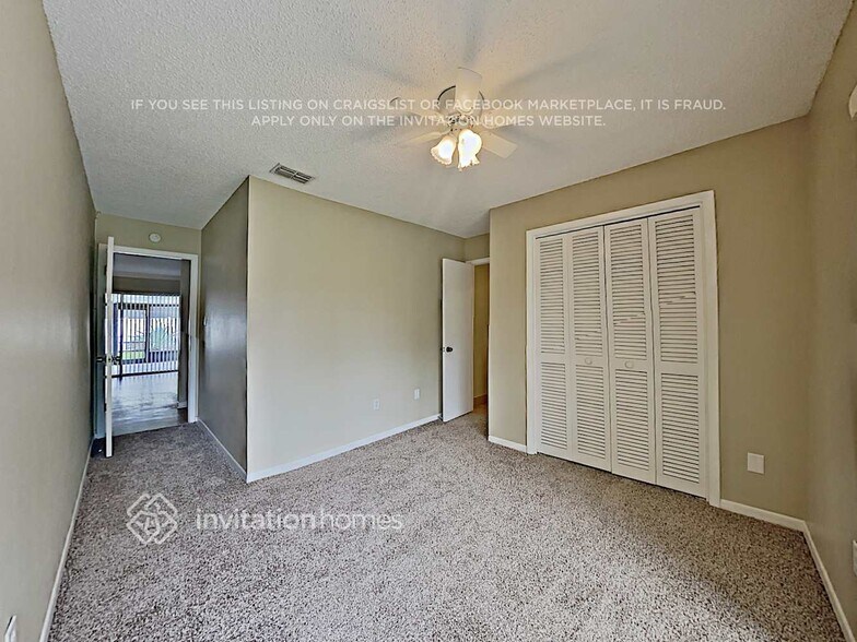 Building Photo - 3922 Dunaire Dr