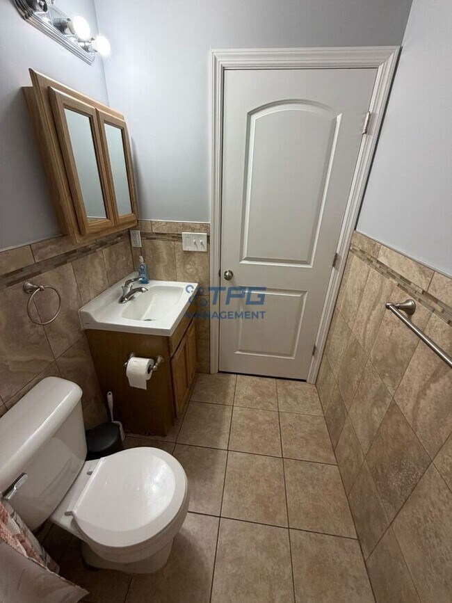 Building Photo - 142 Ripley Pl