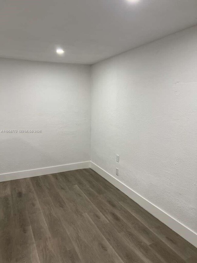 Building Photo - 1236 NW 4th Ave