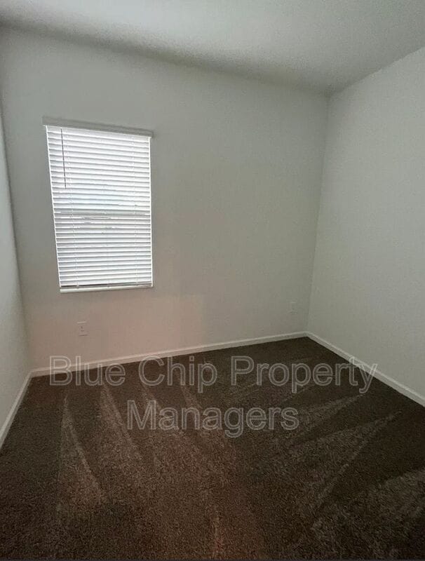 Building Photo - 3031 Country Side Dr