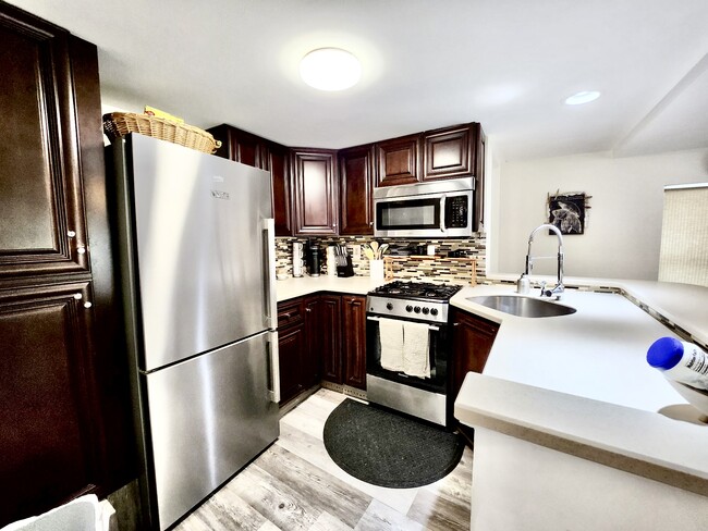 Kitchen - 685 Jersey Ave