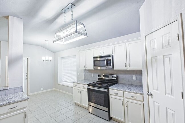 Building Photo - 2309 Mallard Dr
