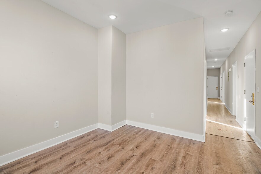 Building Photo - 791 S 15th St