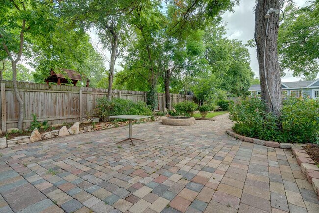 Building Photo - 2609 Wheless Ln