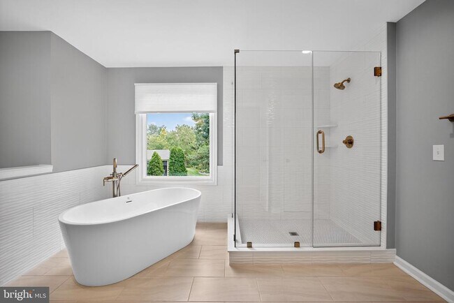 Building Photo - 6157 Ridgemont Dr