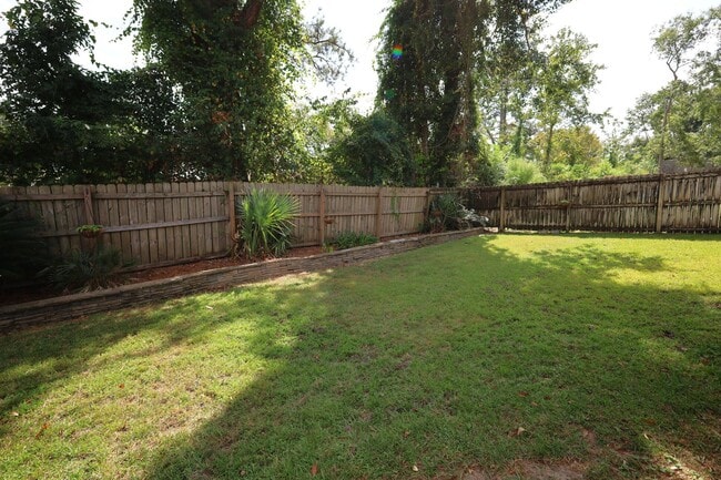 Building Photo - 4383 Kenilworth Cir