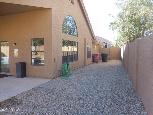 Building Photo - 13253 N 101st Way