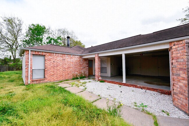 Building Photo - 13114 Careywood Dr