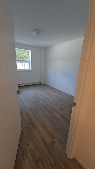 Building Photo - 278 Bainbridge St
