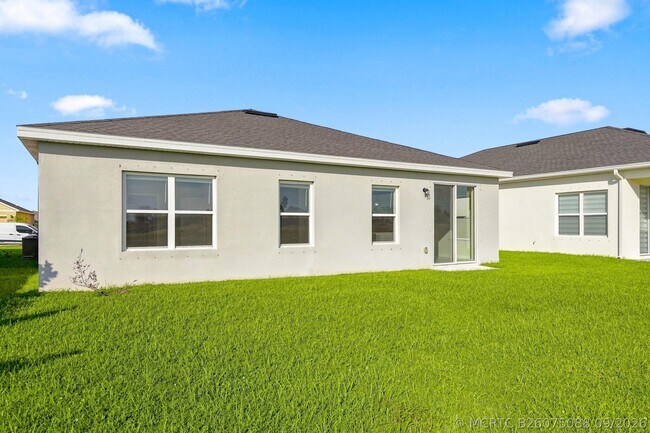 Building Photo - 10597 SW Vasari Way