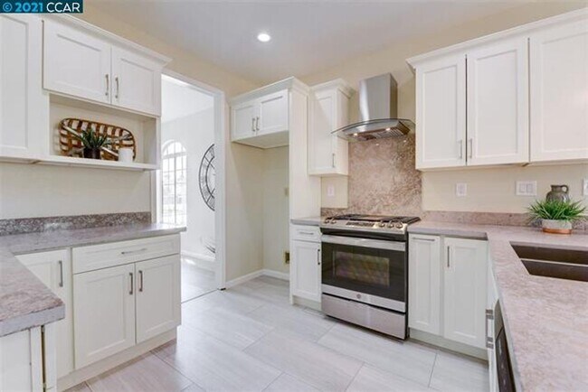 Building Photo - WONDERFUL SINGLE STORY DISCOVERY BAY CUL DE SAC LOCATION! COMPLETELY REMODELED HOME!!