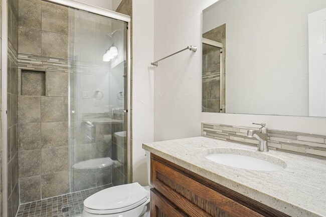 Building Photo - 1917 Cresson Dr