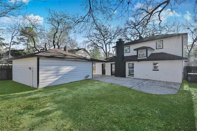 Building Photo - 2035 Round Spring Dr