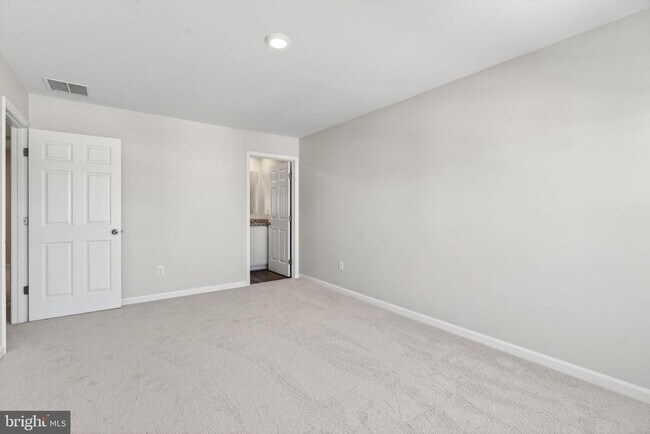 Building Photo - 183 Caterpillar Dr