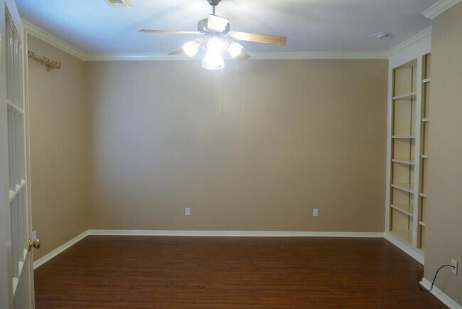 Building Photo - 16714 Rustic Colony Dr