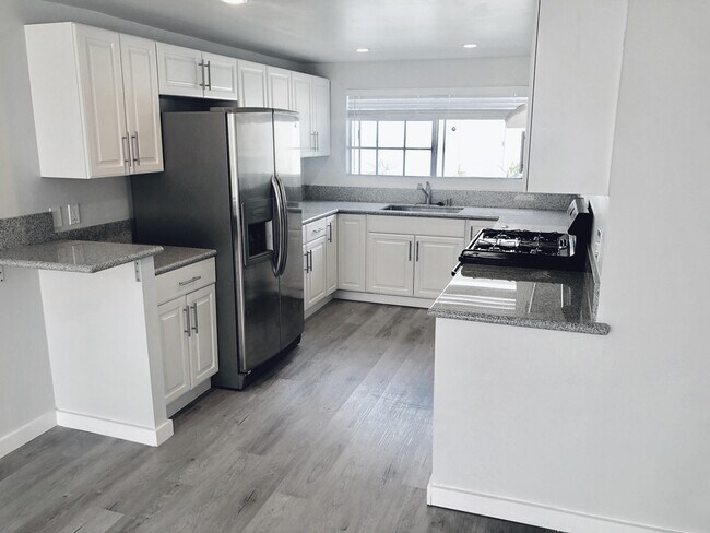 #3 - 2456 Arizona Ave