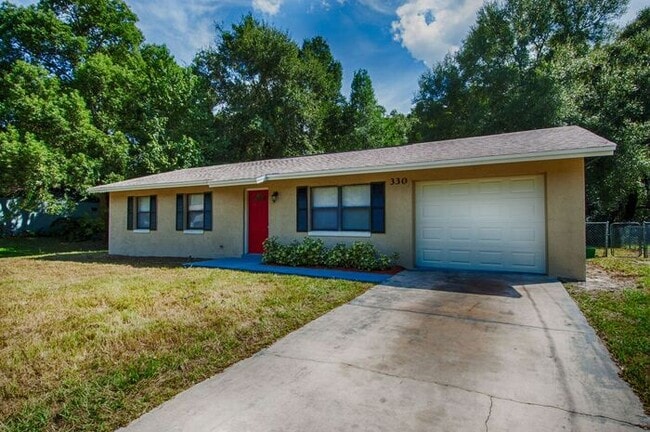 Building Photo - 330 Dogwood Ave