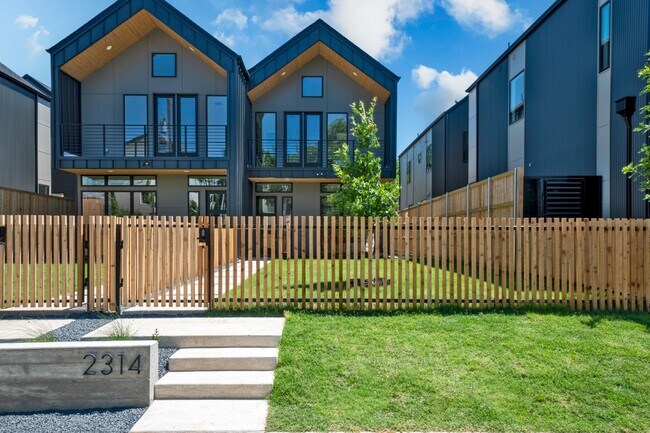 Building Photo - Newer-Construction Home in East Village — Private Yards & Flexible Spaces