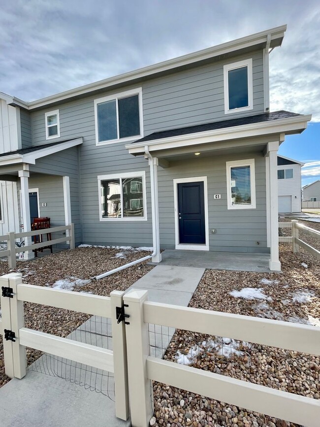 Building Photo - Beautiful 2 Bed 2.5 Bath Townhome in Ault!