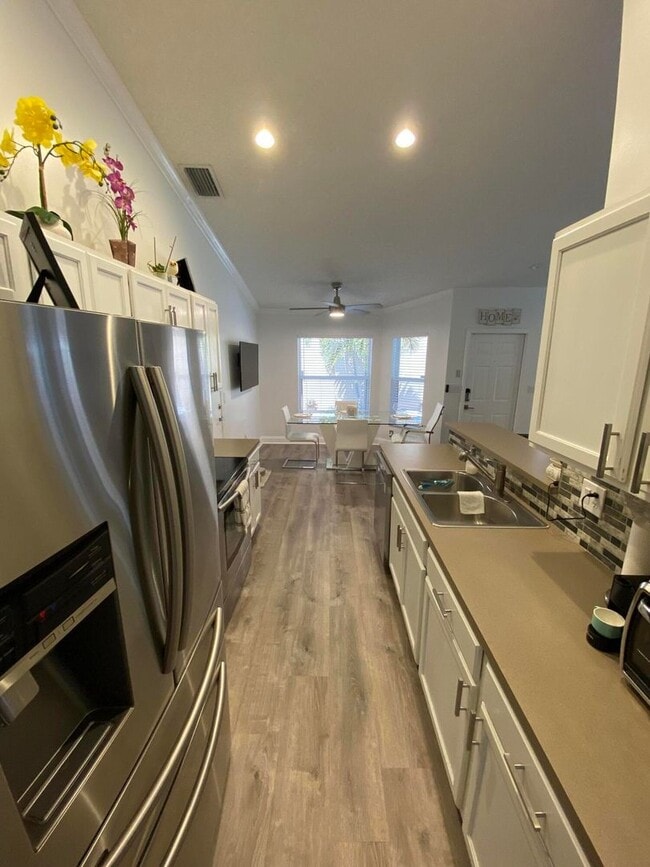 Building Photo - 1835 Magliano Dr